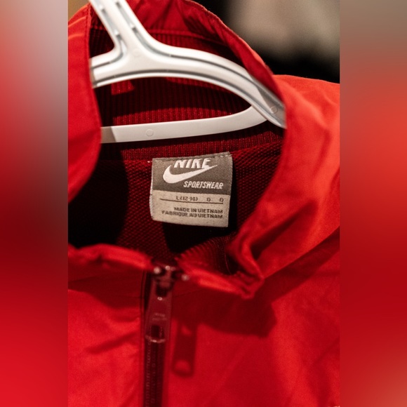 Vintage Nike Red Running Jacket Size Large (Fits Medium) - Picture 3 of 4